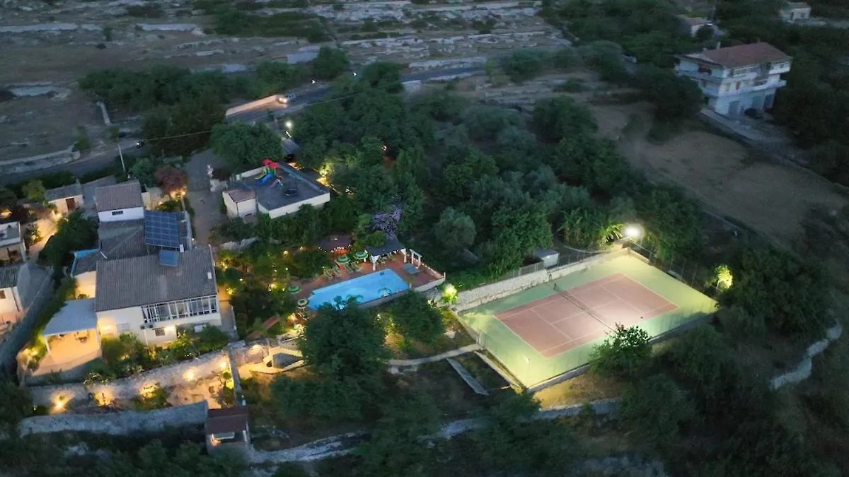 Villamodica A Family Villa 20 Min From The Beach 莫迪卡